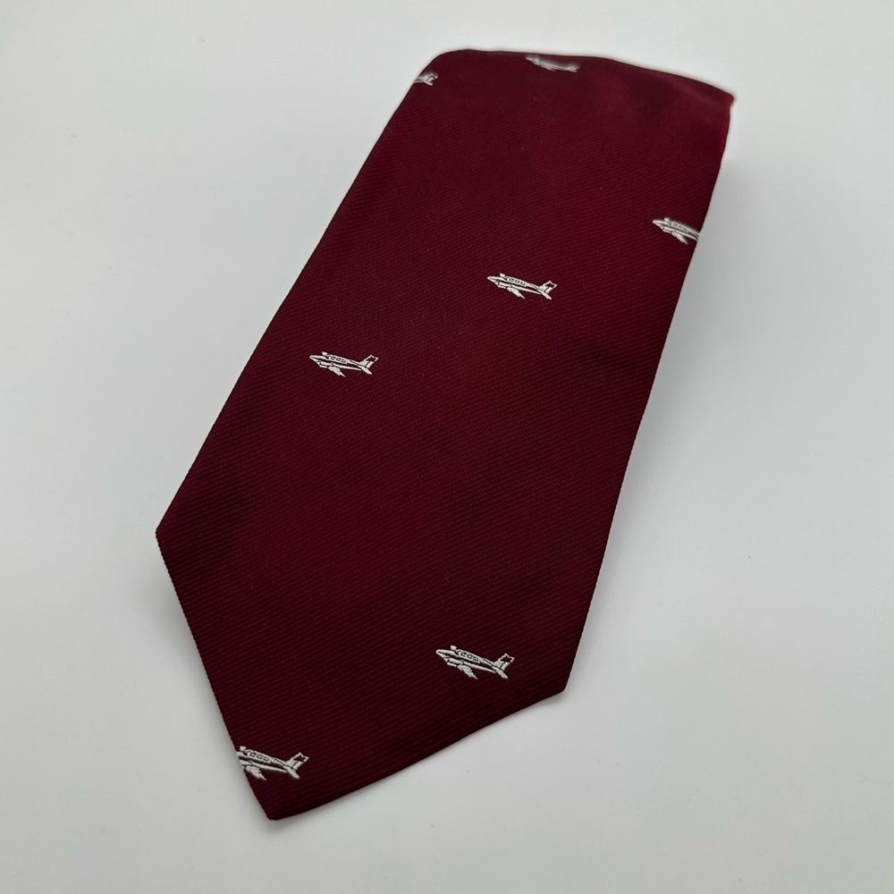 Vintage Beechcraft Baron Elegant Burgundy Airplane Pattern Tie